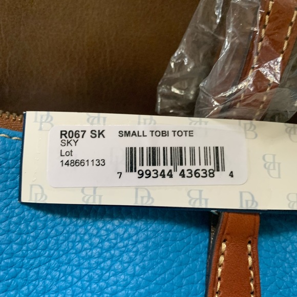 Dooney and Bourke small Tobi tote in the color sky - Picture 5 of 6